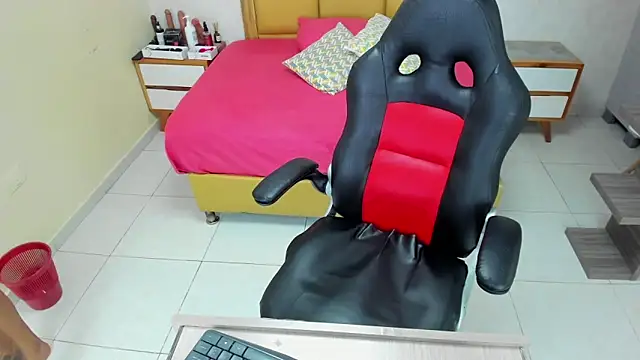 MILEY JOAS2 online show from October 30, 2025, 12:28 pm