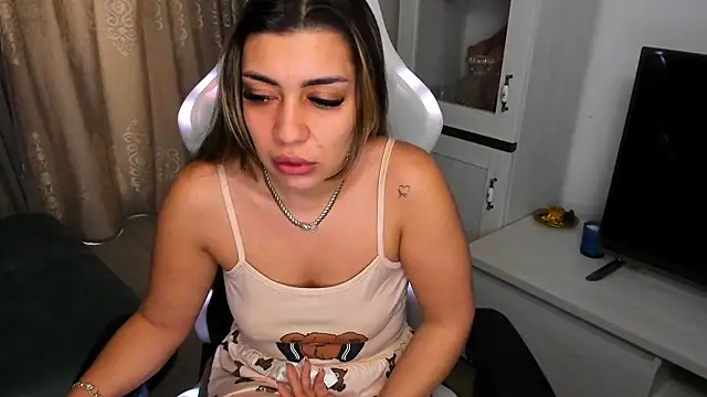 EveEvian online show from January 31, 2025, 10:52 am