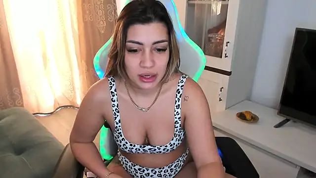 EveEvian online show from February 14, 2025, 11:42 am