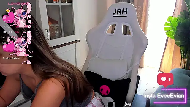 EveEvian online show from March 10, 2025, 10:15 am