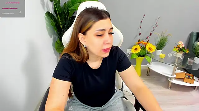 EveEvian online show from May 12, 2026, 8:28 pm