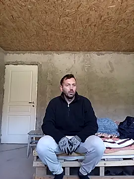 Snapshot of florin421 chatting on April 19, 2026, 6:02 am florin421 online show from April 19, 2026, 6:02 am