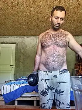 Snapshot of florin421 chatting on May 31, 2026, 2:24 pm florin421 online show from May 31, 2026, 2:24 pm