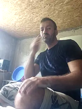 Snapshot of florin421 chatting on June 1, 2026, 3:36 pm florin421 online show from June 1, 2026, 3:36 pm