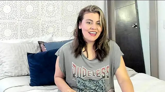 Snapshot of V_monse chatting on December 27, 2024, 7:03 pm V monse online show from December 27, 2024, 7:03 pm