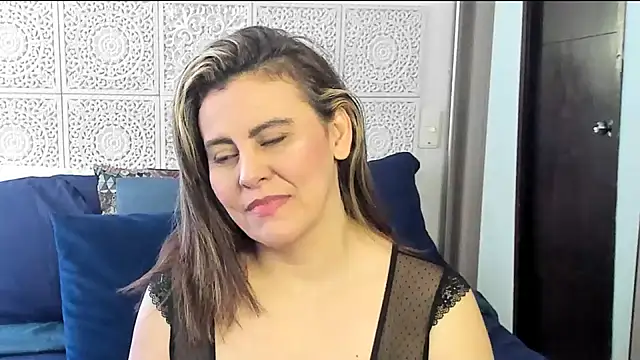 Snapshot of V_monse chatting on February 1, 2025, 4:44 pm V monse online show from February 1, 2025, 4:44 pm