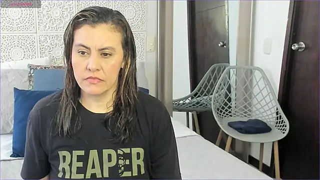 Snapshot of V_monse chatting on February 16, 2025, 2:00 pm V monse online show from February 16, 2025, 2:00 pm