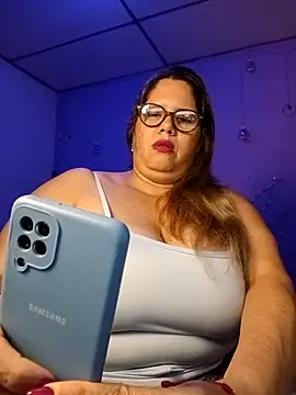 EllisW8 online show from November 26, 2025, 10:27 am