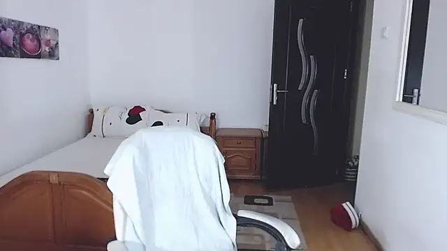 evamaria2024 online show from October 10, 2025, 8:13 am