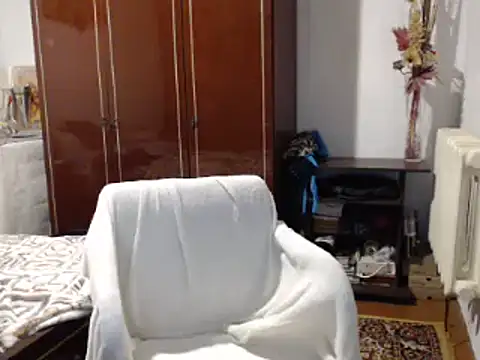 Snapshot of Secretfox chatting on February 25, 2026, 2:05 pm Secretfox online show from February 25, 2026, 2:05 pm