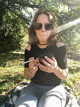 Mia Railey online show from October 24, 2025, 1:07 pm