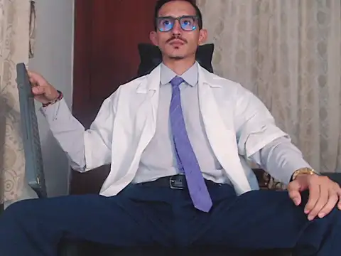 HomeAloneK online show from October 23, 2025, 7:34 pm