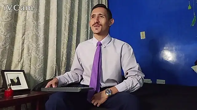 HomeAloneK online show from November 13, 2025, 7:24 pm