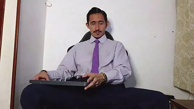 HomeAloneK online show from February 4, 2026, 7:31 pm