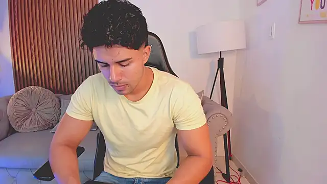 liam collins21 online show from October 26, 2025, 11:49 am