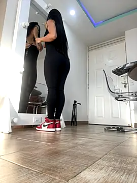 Snapshot of Lexa_queen chatting on October 15, 2025, 10:10 pm Lexa queen online show from October 15, 2025, 10:10 pm