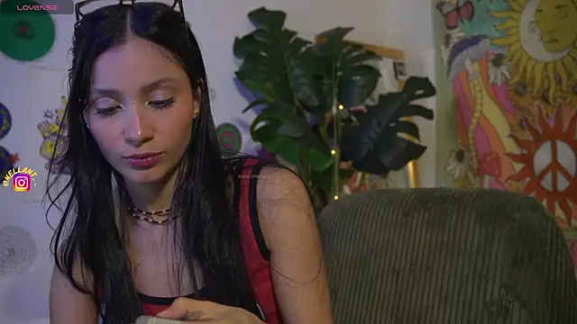 antonella maitt1 online show from March 12, 2025, 5:13 am