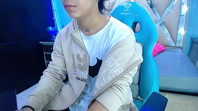 alex 477 online show from November 17, 2025, 11:38 am