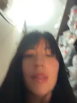 Snapshot of kim_monti chatting on December 26, 2024, 11:24 pm kim monti online show from December 26, 2024, 11:24 pm