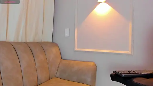 Snapshot of Lia_walton chatting on January 1, 2025, 7:43 pm Lia walton online show from January 1, 2025, 7:43 pm