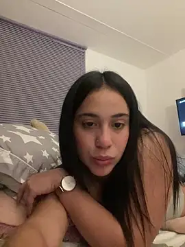Gigi-bom online show from December 16, 2024, 11:18 pm