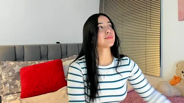 Gigi-bom online show from April 14, 2026, 12:27 am