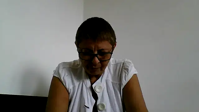 roseblak42 online show from September 30, 2025, 9:25 am