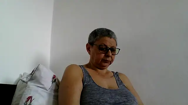 roseblak42 online show from June 30, 2026, 9:43 am
