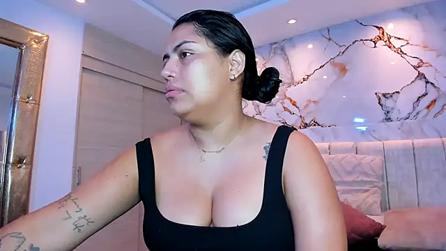 kiana cream online show from July 9, 2026, 12:20 pm