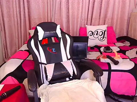 Snapshot of Pretty-shally chatting on September 14, 2025, 10:31 pm Pretty-shally online show from September 14, 2025, 10:31 pm