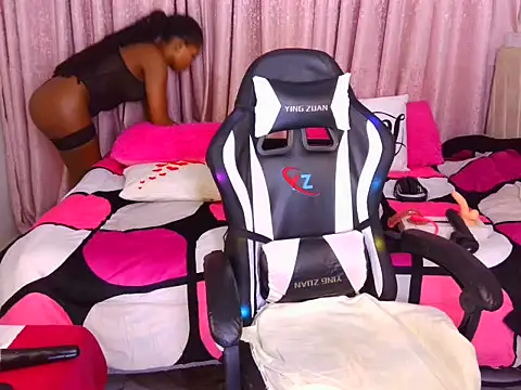 Snapshot of Pretty-shally chatting on September 15, 2025, 10:21 pm Pretty-shally online show from September 15, 2025, 10:21 pm