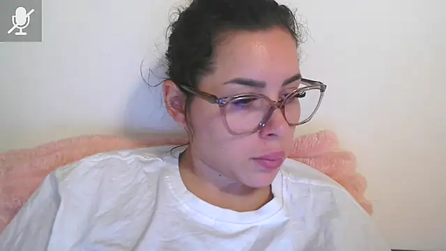 LovelyJulliette online show from November 8, 2025, 11:21 am