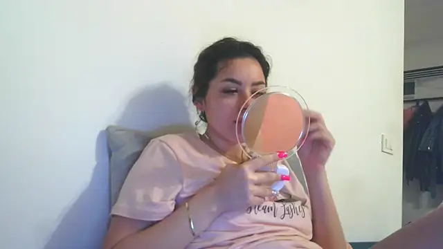 LovelyJulliette online show from November 29, 2025, 2:20 pm