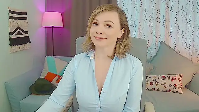 NandiSmile online show from October 21, 2025, 6:47 am