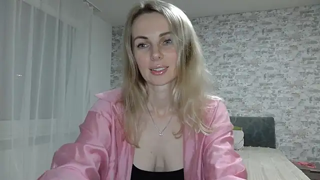 AlissonBia online show from June 2, 2026, 8:55 pm