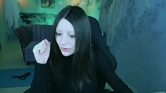 VeliraBraitberg online show from December 8, 2024, 8:09 am