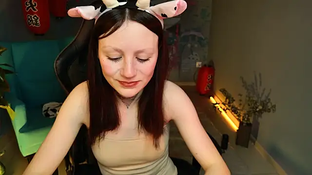 VeliraBraitberg online show from December 20, 2024, 8:06 am