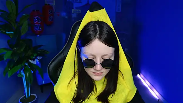 VeliraBraitberg online show from December 25, 2024, 8:07 am