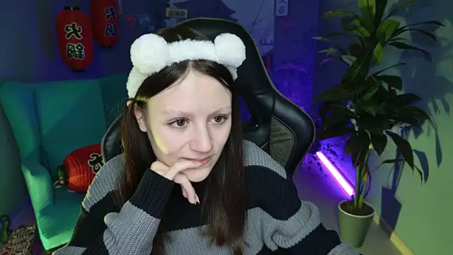 VeliraBraitberg online show from December 29, 2024, 11:18 am