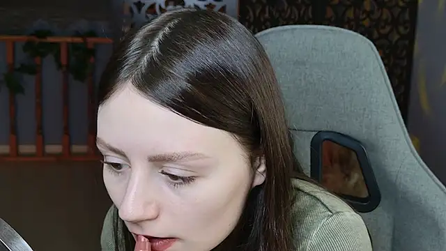 VeliraBraitberg online show from February 5, 2025, 5:09 am