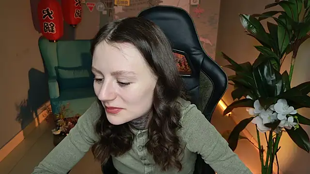 VeliraBraitberg online show from February 6, 2025, 2:15 pm