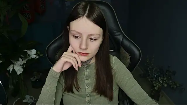 VeliraBraitberg online show from February 8, 2025, 11:12 am