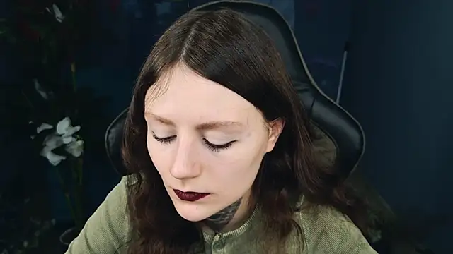 VeliraBraitberg online show from February 28, 2025, 11:14 am