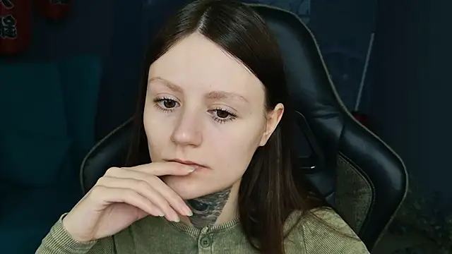 VeliraBraitberg online show from March 6, 2025, 11:14 am