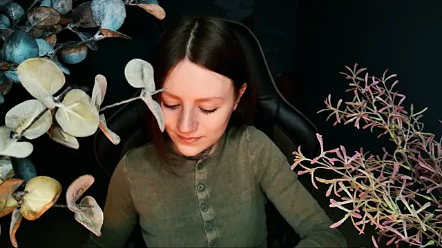 VeliraBraitberg online show from March 14, 2025, 8:10 am