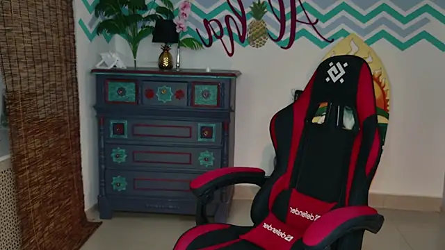 VeliraBraitberg online show from September 29, 2025, 10:31 am