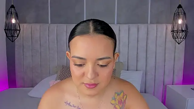 lea gray online show from April 21, 2026, 6:55 pm