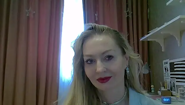 ZarinaSwift online show from September 25, 2025, 4:38 am