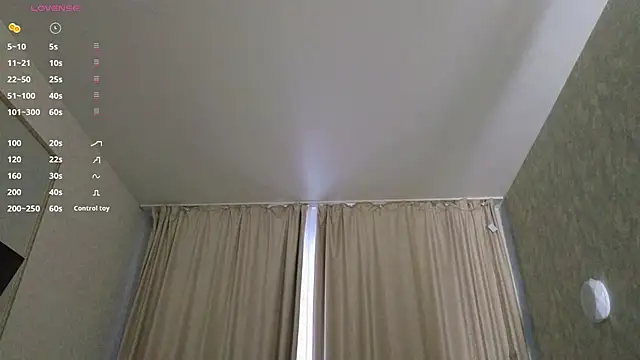 LaraSkinny online show from December 18, 2025, 3:01 am