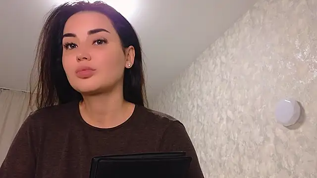 LaraSkinny online show from February 3, 2026, 3:04 am